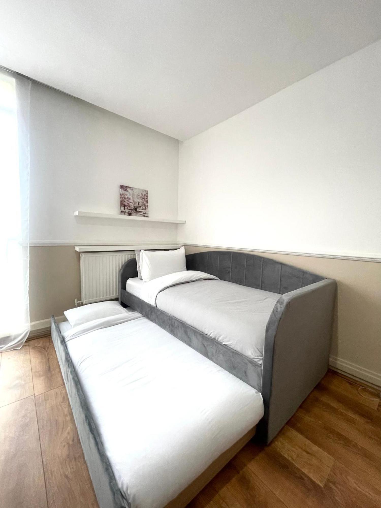 6 Beds